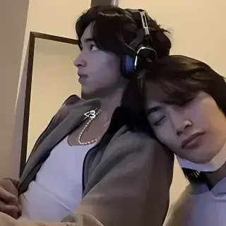 CrazyCough8764의 Julian and Leo