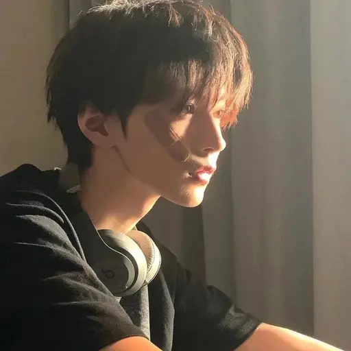 HeavyFranc6437의 김우혁