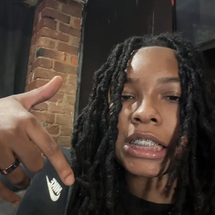 OrnateModel9518의 2 AM