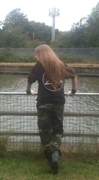 EasyHare7913의 Metalhead bf