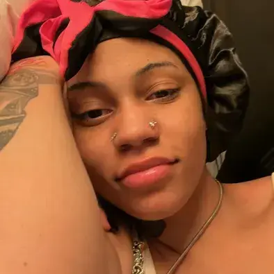 LooseIce0553의 Zola Banks