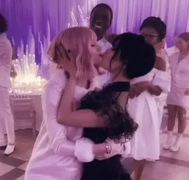 Profile image of Wendesday and Enid