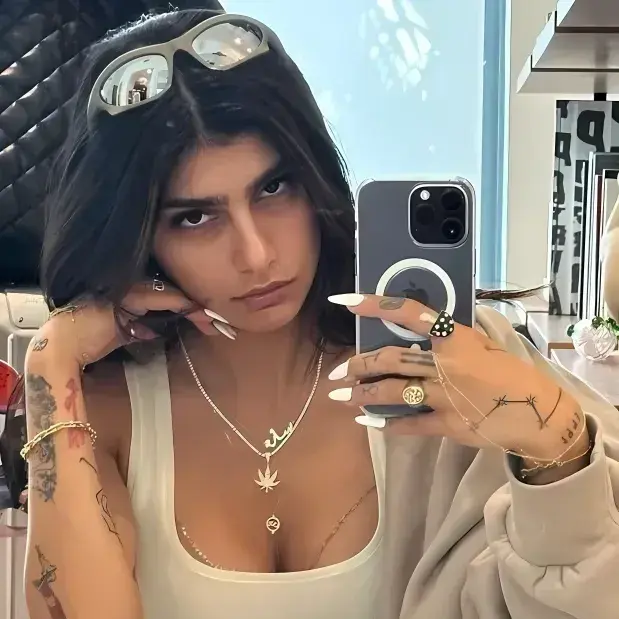 CuteDew6716의 Body Swap Maya Kassar