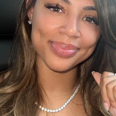 Profile image of Renata