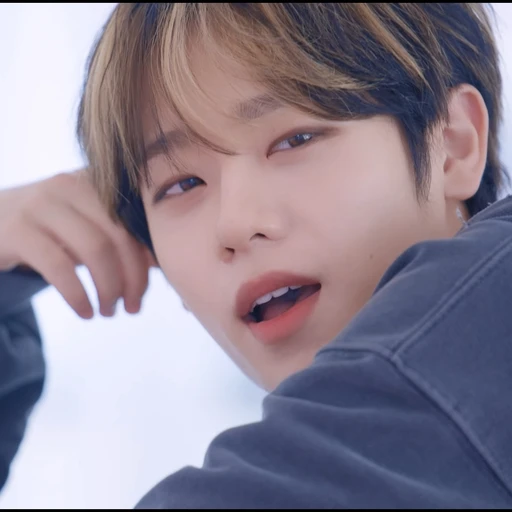 금동현