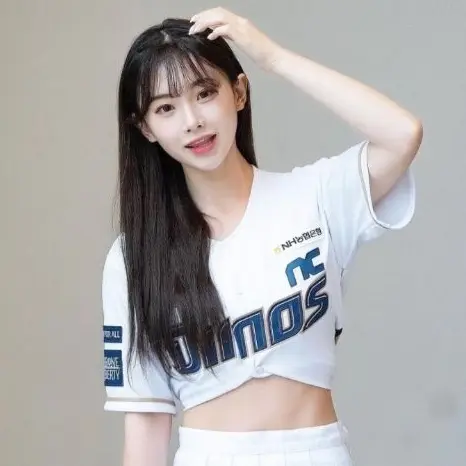 PromptGoral384의 김나연 (엔씨)꼬시긔 반응 좋음 딴거