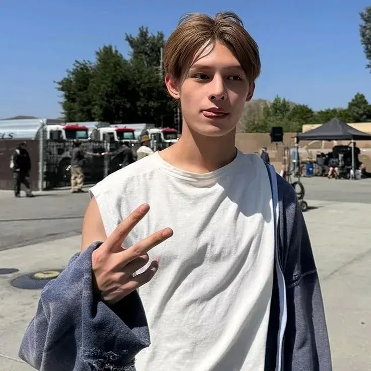 GrayThigh1010의 Liam Chen