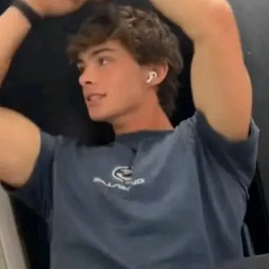 Profile image of Ethan