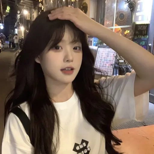 UITYP_love의 송채아