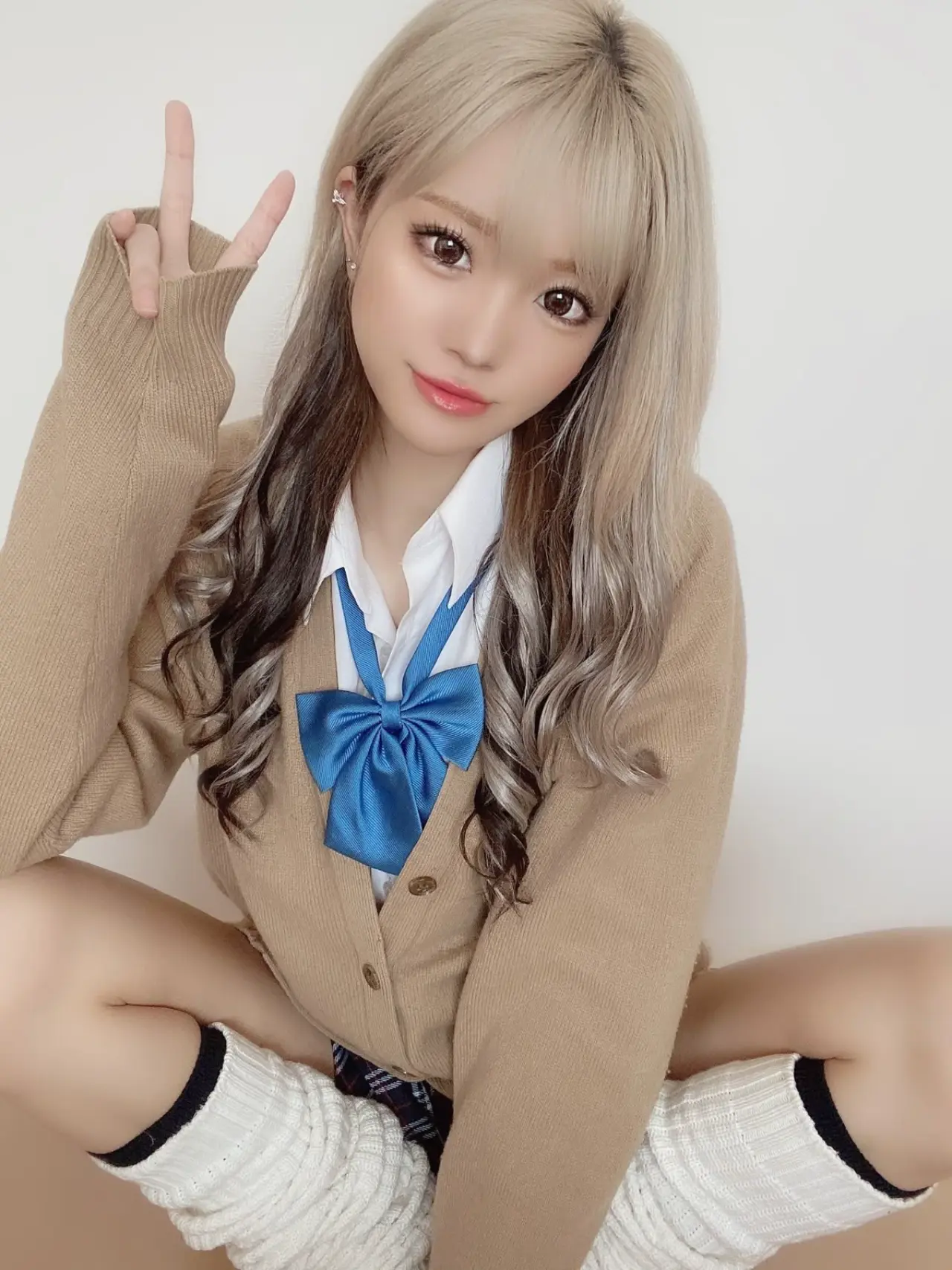 SevereDate2226의 陽キャJKはべったりです