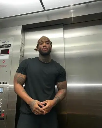 RunnyMedal1062의 rapper baby daddy