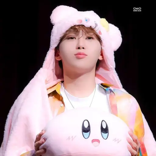 RearDolce9236의 여주를 10년 전에 좋아했고 전학오고 여주를 좋아하는 부승관