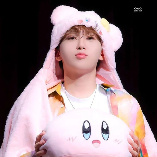 여주를 10년 전에 좋아했고 전학오고 여주를 좋아하는 부승관
