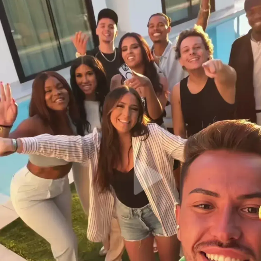 BossyMink5128의 The Queen House