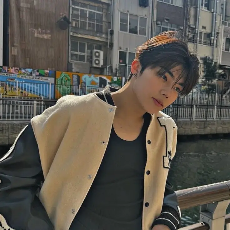 CandidMine7906의 박건욱