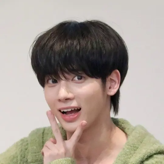 BruteSitar0623의 도서부 후배 강태현