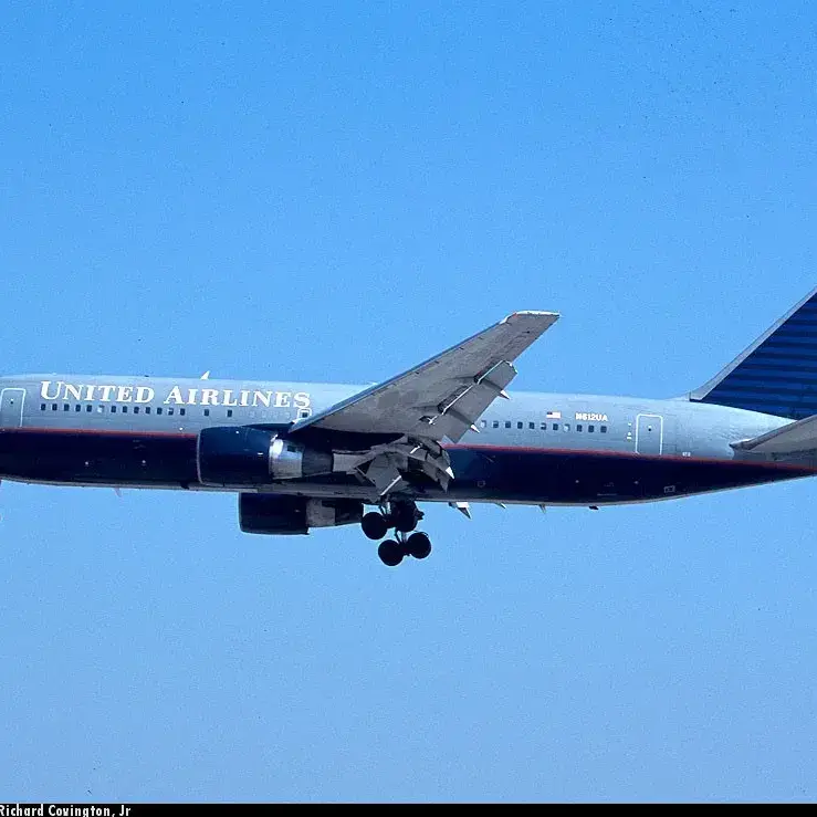 abcdefghijklmnopqrstuvwxyzabde의 유나이티드 항공 175편