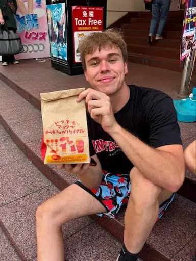 Profile image of Leo Vance