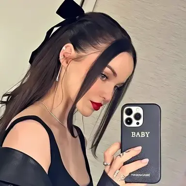 Profile image of Chloe Sinclair