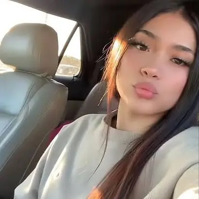 SmellyFez6126의 Latina