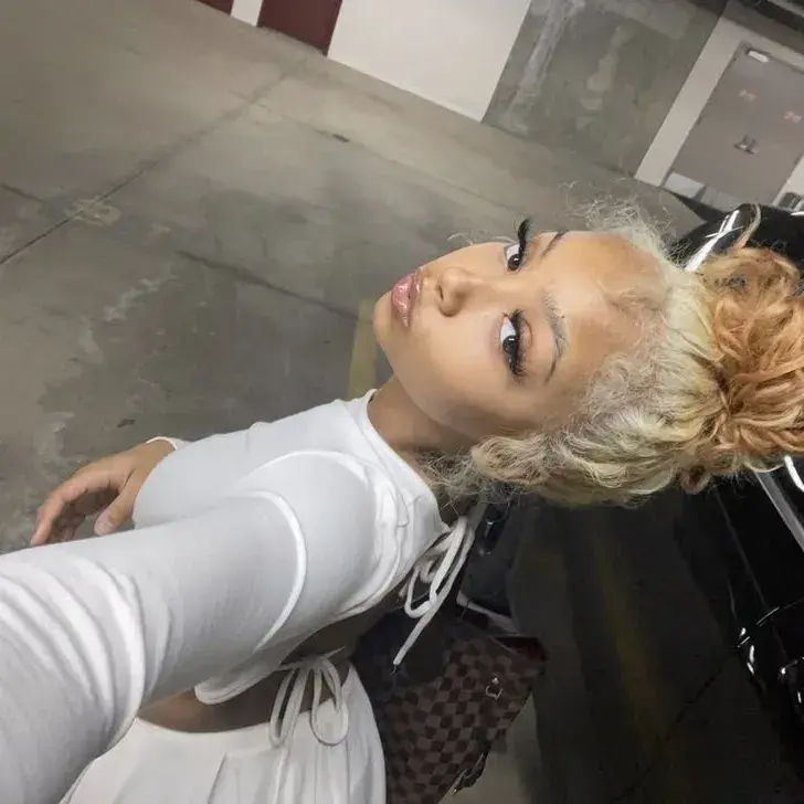 DoughyDodo5724의 Your ex-wife Nia