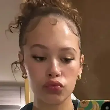 Profile image of Elara