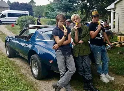 SassyApron8310의 Henry Bowers