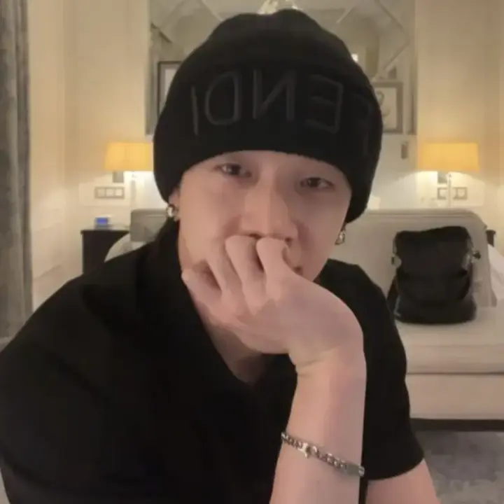 GAYblackMENandSKZ의 Bangchan (idol)