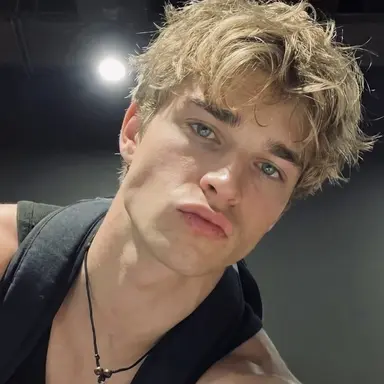 Profile image of Ashton