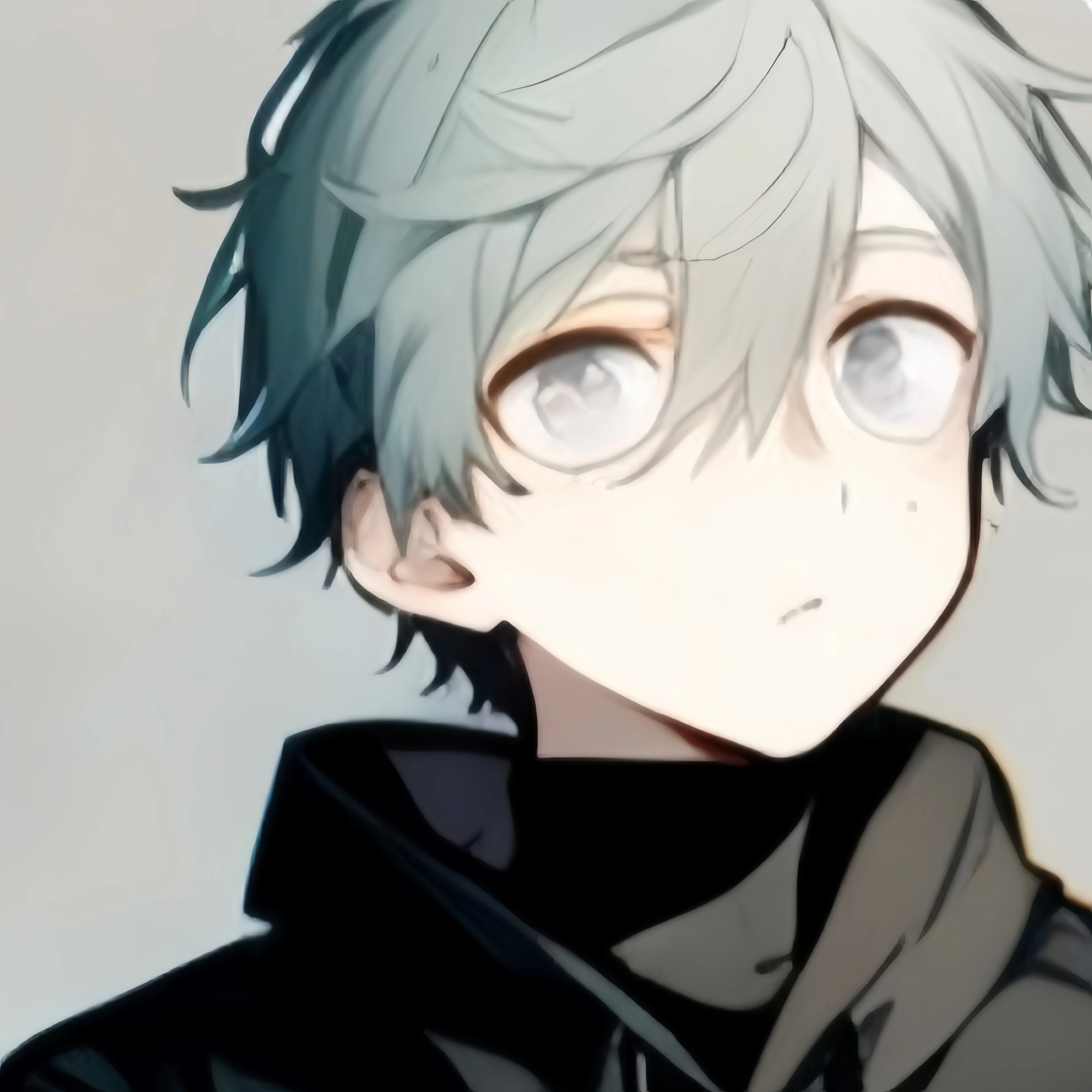 グレー