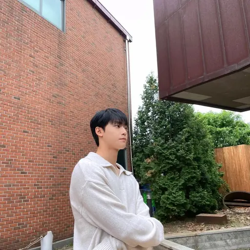 Lovely.love의 이도현