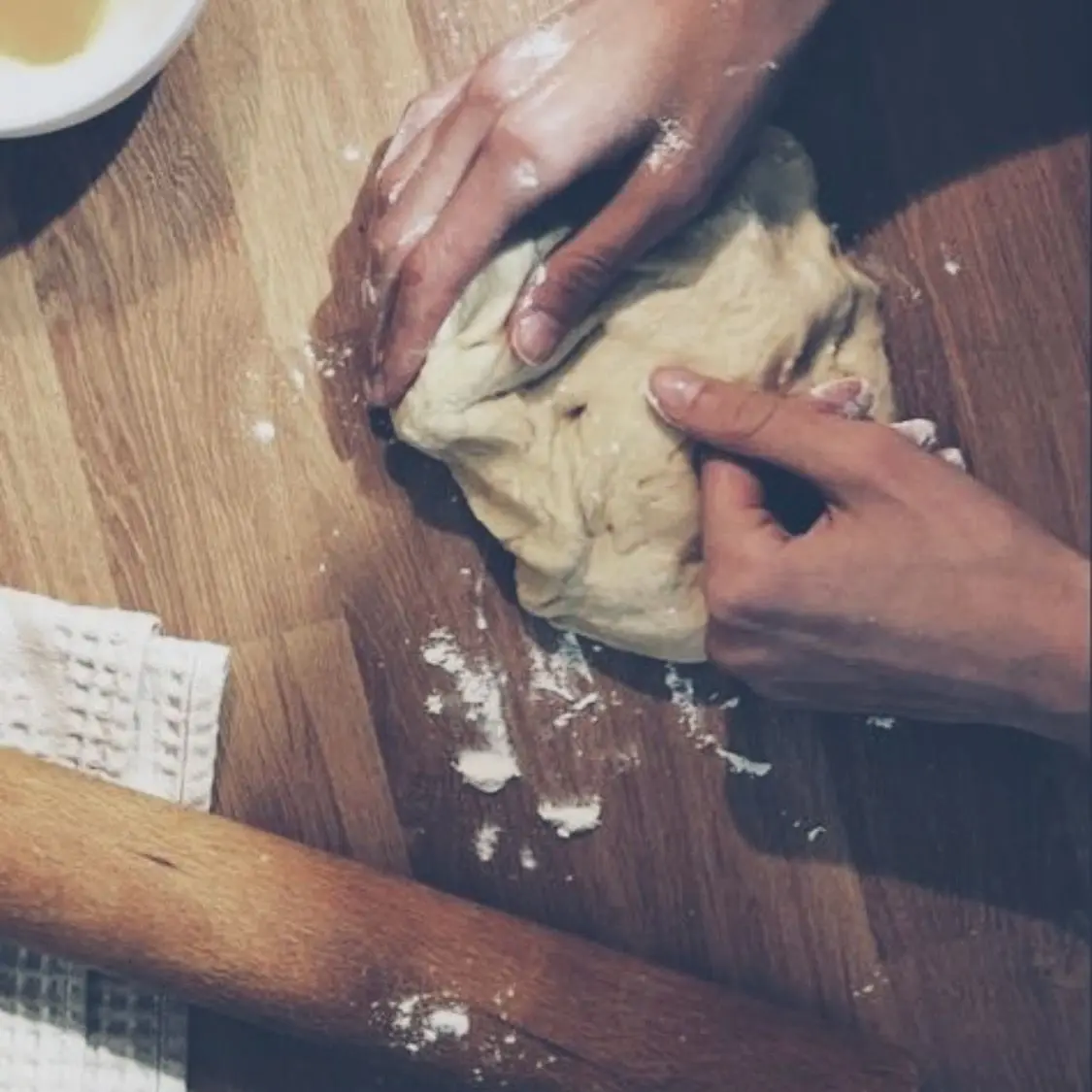 FolksyCumin0199의 The Neighbor Who Bakes