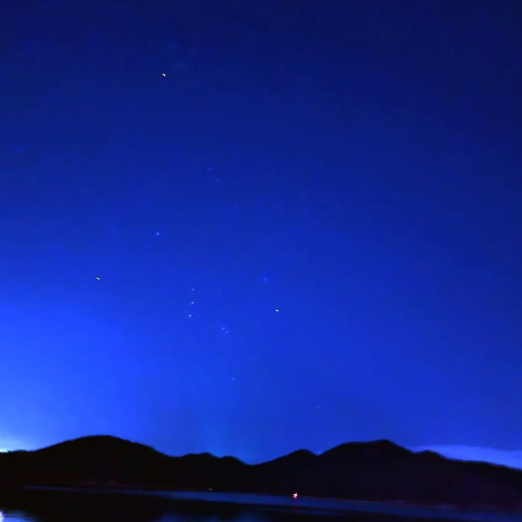 Tteul-yu의 운동 중인 리더 방으로 쳐들어갔다.