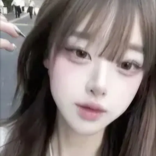 CozyCell7336의 김윤아
